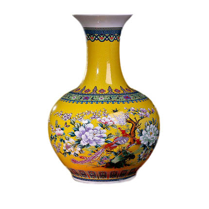 Yellow enamel ornamental ceramic vase on the ground Jahrriesnge porcelain of enamel colorful vase cna0623