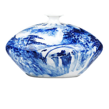 Designer hand painted flat belly shape blue and white ceramic vase Jahrriesnge porcelain of landscape vase cna1020