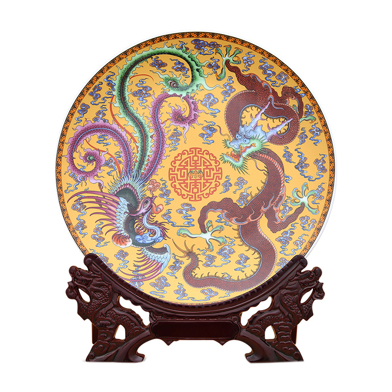 Qing Dynasty Qianlong pastel golden ground dragon and phoenix plate Jahrriesnge porcelain of cna1699